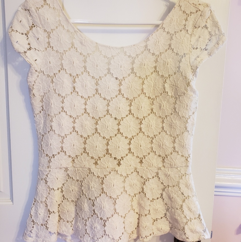 Short sleeve lace blouse